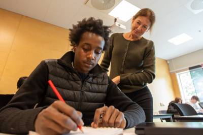 Møtte opp på sommerskole i matte: – Det er ganske chill