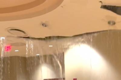 Taket kollapser under hotellfrokosten