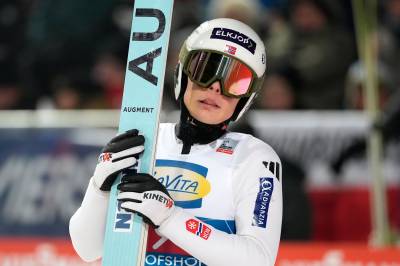 Norske skihoppere i dresstrøbbel – ble disket i skiflygingsrenn i Kulm