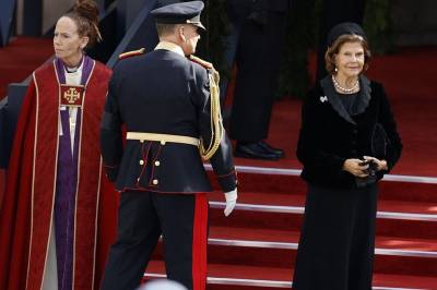 Dronning Silvia på plass i domkirken