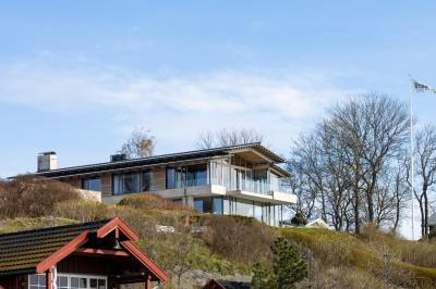 Øystein Stray Spetalen overfører luksusboligen på Bygdøy til døtrene