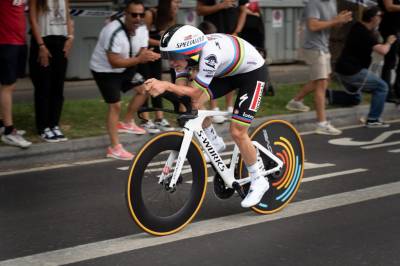 Remco Evenepoel ser ikke for seg at han skal utfordre Pogacar i Tour de France; det er fantastisk «bare å være i nærheten av ham