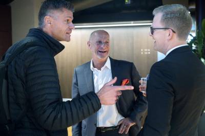 Sverre Bjerkeli vurderer sin første short. Spår fall på 97 prosent. – Det går til helvette på første klasse