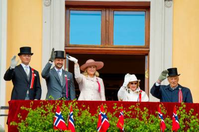 Det vinkes!