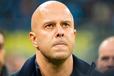 Slot kaller Salah inn til møte