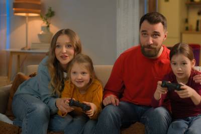Gaming i jula: – Barna elsker når foreldrene spiller med dem