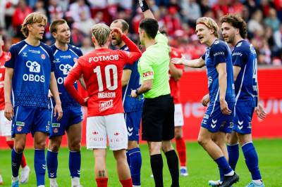 Raser etter rødt kort: – Ræva avgjørelse