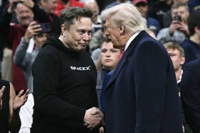 Elon Musk setter penge-rekord: Pøser inn milliarder før skjebnevalget