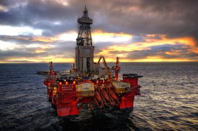 Ni selskaper har lagt frem kvartalstall og oljeprisen stiger fredag. Oslo Børs ventes opp fra start.