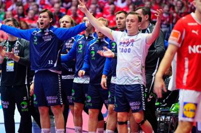 Håner Norge: - Dra hjem!