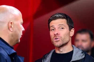 Liverpool slipper ikke Xabi Alonso – har tatt en ekstra prat med Real Madrid-bossene
