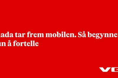 Shada tar frem mobilen. Så begynner hun å fortelle