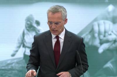Stoltenberg presset om oljepengebruken: – Svar ærlig