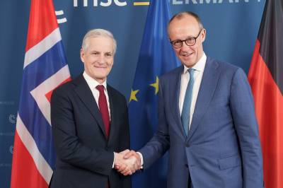 Pressekonferanse med Merz og Støre