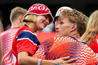 Måtte sette opp skilt etter hyttesommaren: – Håpar det roar seg