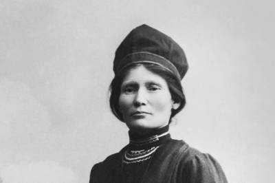 - Hun vokste opp i fattigdom, men ble reddet av sitt strålende hode