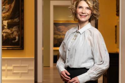 Hun sørger for 17. mai-stemningen
