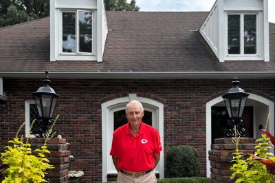 Jan (83) er legende i USA