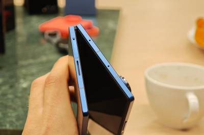 Samsung bekrefter: Lanserer telefon som kan brettes to ganger i år