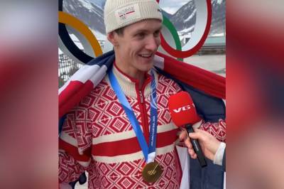 Derfor kjører han i genser