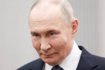 Elskerinner, tremenninger og svigersønner. President Putin gir makt til egen familie.