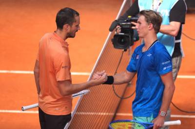 Kjær fikk tennisleksjon av russisk stjerne – ute av Madrid Open