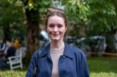 Deler bilde med mystisk mann