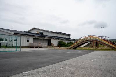 Lærarmangel tvingar elevar til Vadsø – foreldre fryktar nedlegging