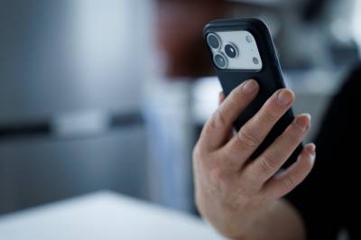 Én SMS var nok: Slik kan svindelen ramme hvem som helst
