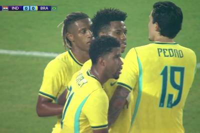 Estevao setter 1-0 mot India
