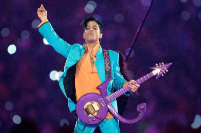 Ti år siden Prince døde: Fans og venner raser