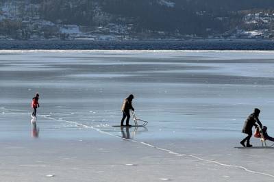 Fire druknet i februar