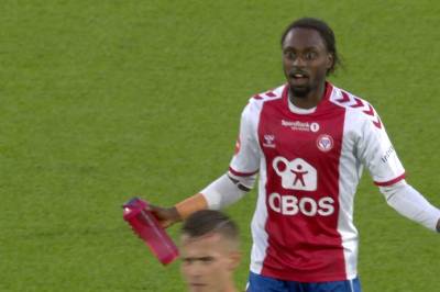 Se hele situasjonen med drikkeflasken