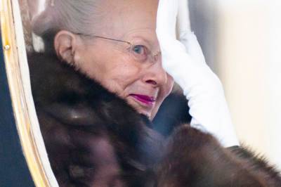Dronning Margrethe innlagt på sykehus – kommer ikke i gravferden til kong Harald