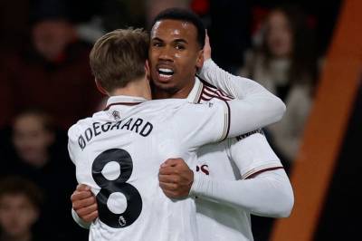 Ligaleder Arsenal vant til tross for kjempetabbe – Ødegaard med målgivende