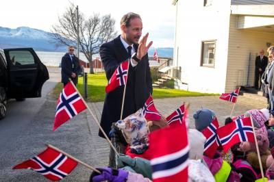 Historiske bilder: Kong Haakons første kommunebesøk