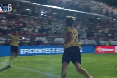 Fotis Ioannidis med mål mot Estrela Amadora