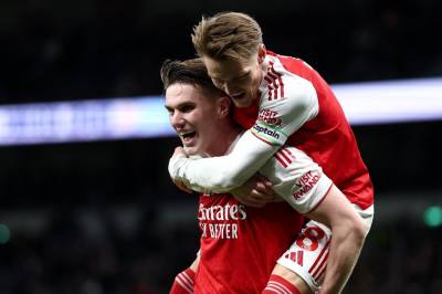 Ødegaard-målgjevande då Arsenal knuste rivalen