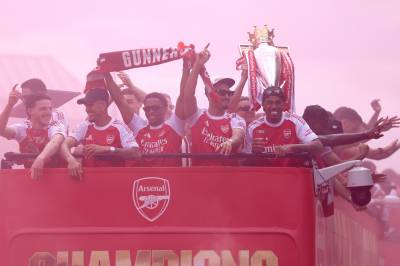 Arsenal og Ødegaard feiret i Londons gater