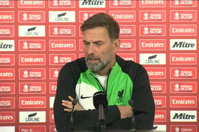 Klopp anbefaler Salahs erstatter til Liverpool