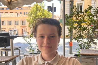 Sjakktalent Aksel (17) slo verdens­stjerne: – Trives som underdog