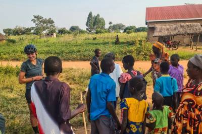 – Ble omringet av en hel landsby