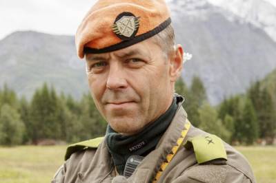 - Har lyst til å rive vedkommende under vann