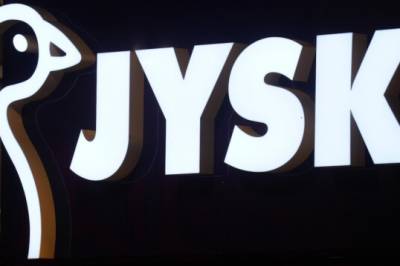 Stenger alle butikkene i hele landet