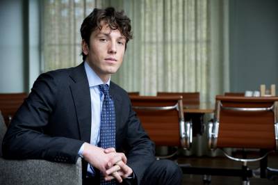 Analytiker Andreas Aas-Jakobsen mener disse konsumaksjene er altfor lavt priset