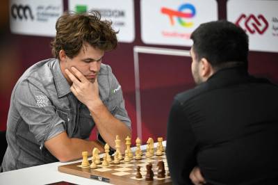 Carlsen tapte første finalepartiet