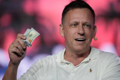 Han holder hemmelige møter om ondskap og dommedag. Men hva sier Satan selv?