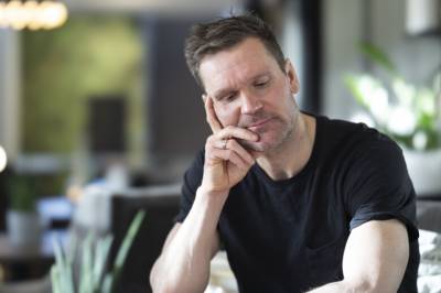 Fikk kritikk for å vise følelser: – Fortalte meg hvor lite mann jeg er