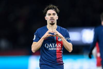 PSGs tap for Lyon betyr at kampen om Ligue 1-tittelen mot Lens fortsatt er helt åpen