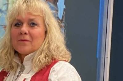Britt (63) har spart til barnebarnas konfirmasjon siden de ble født